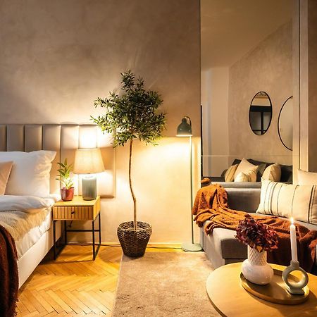 2Br 1,5Bath Chic City Suite Near Wenceslas Square ปราก ภายนอก รูปภาพ
